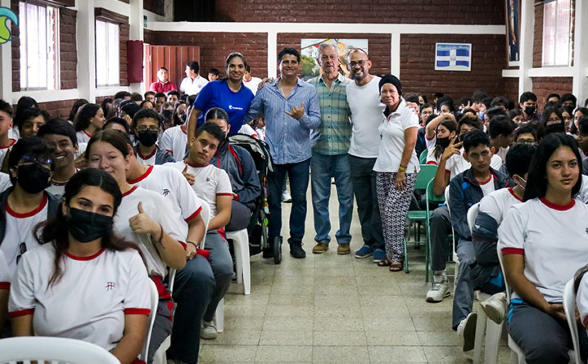 Educamos-a-150-estudiantes-de-la-Unidad-Educativa-Julio-Pierregrose-con-el-mensaje-#LlévateTuBasura-10